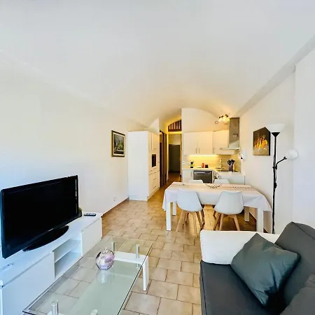 Appartement Le Velusine 2077 - 4 Prs - Parking - Climatisation - Piscine
